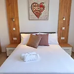 Stylish Kato Close To & Vibrant Harbor Life بافوس