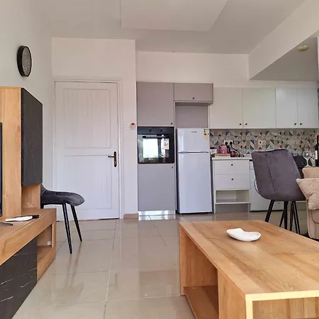 Stylish Kato Close To & Vibrant Harbor Life *