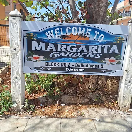 Stylish Kato Close To & Vibrant Harbor Life Apartamento Paphos