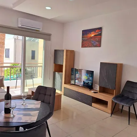 Daire Stylish Kato Close To & Vibrant Harbor Life *