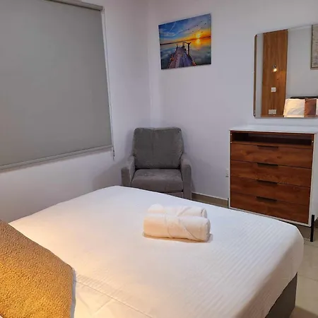 Daire Stylish Kato Close To & Vibrant Harbor Life Pafos