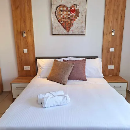 Stylish Kato Close To & Vibrant Harbor Life Paphos